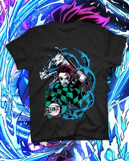 t-shirt-demon-slayer-tanjiro-water-breathing.jpg T-shirt nera di Demon Slayer con Tanjiro Kamado e il drago d'acqua della tecnica di combattimento.