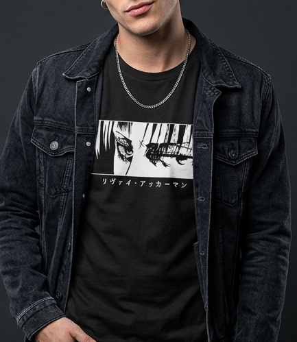 T-shirt nera con grafica rettangolare degli occhi di Levi Ackerman e testo in giapponese.