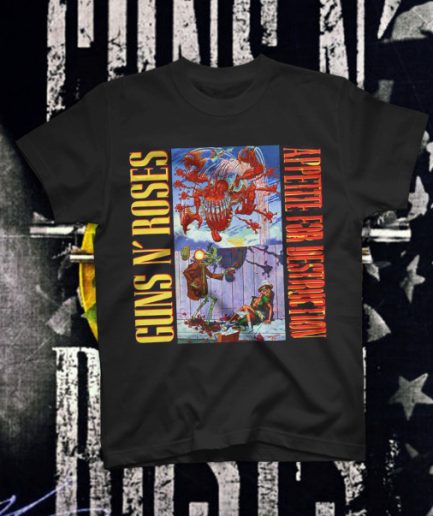 T-shirt nera Guns N' Roses con la grafica originale censurata dell'album Appetite for Destruction e scritte gialle e rosse.