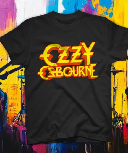 T-shirt nera con logo vintage giallo e arancione di Ozzy Osbourne in stile 3D.