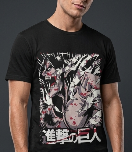 Uomo che indossa una maglietta nera con stampa professionale DTF di Eren Jaeger in forma di Gigante che urla e scritte kanji