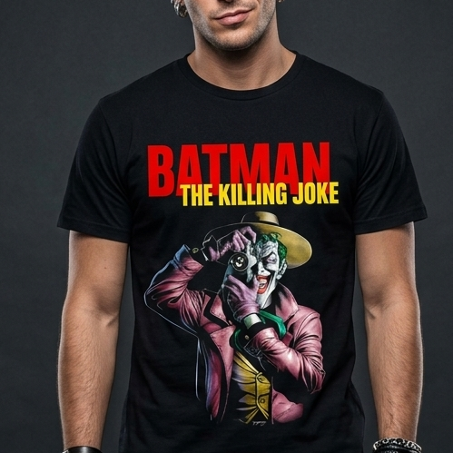 t-shirt-batman-the-killing-joke-joker-stampa-dtf.jpg Un'icona della follia! La T-shirt Batman The Killing Joke unisce il design leggendario del Joker alla qualità superiore del cotone 155g. Grazie alla tecnologia di stampa DTF, avrai una maglietta dai colori brillanti e una grafica ultra-resistente, perfetta per ogni collezionista e fan del mondo DC.