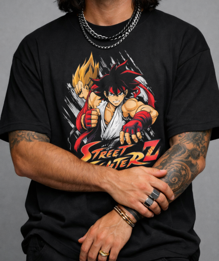 T-shirt nera con stampa DTF di Goku e Vegeta vestiti come Ryu e Ken con logo Street Fighter Z.